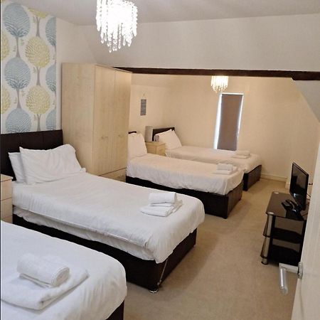 Comfortable Swindon Town Centre Apartments, Free Parking, Sleeps Up To 8 Exterior foto