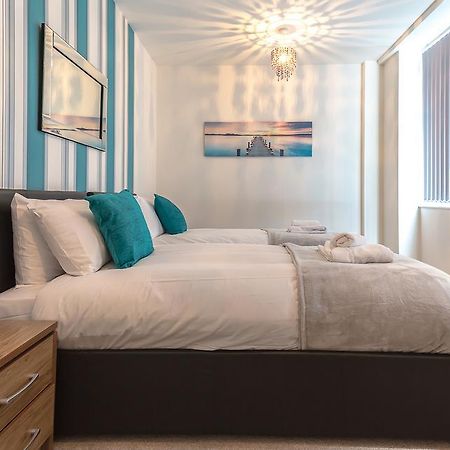 Comfortable Swindon Town Centre Apartments, Free Parking, Sleeps Up To 8 Exterior foto