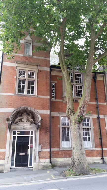 Comfortable Swindon Town Centre Apartments, Free Parking, Sleeps Up To 8 Zimmer foto