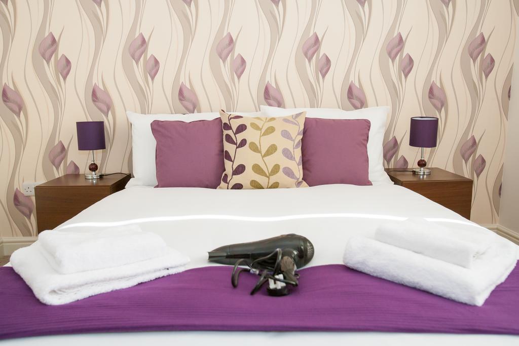 Comfortable Swindon Town Centre Apartments, Free Parking, Sleeps Up To 8 Zimmer foto